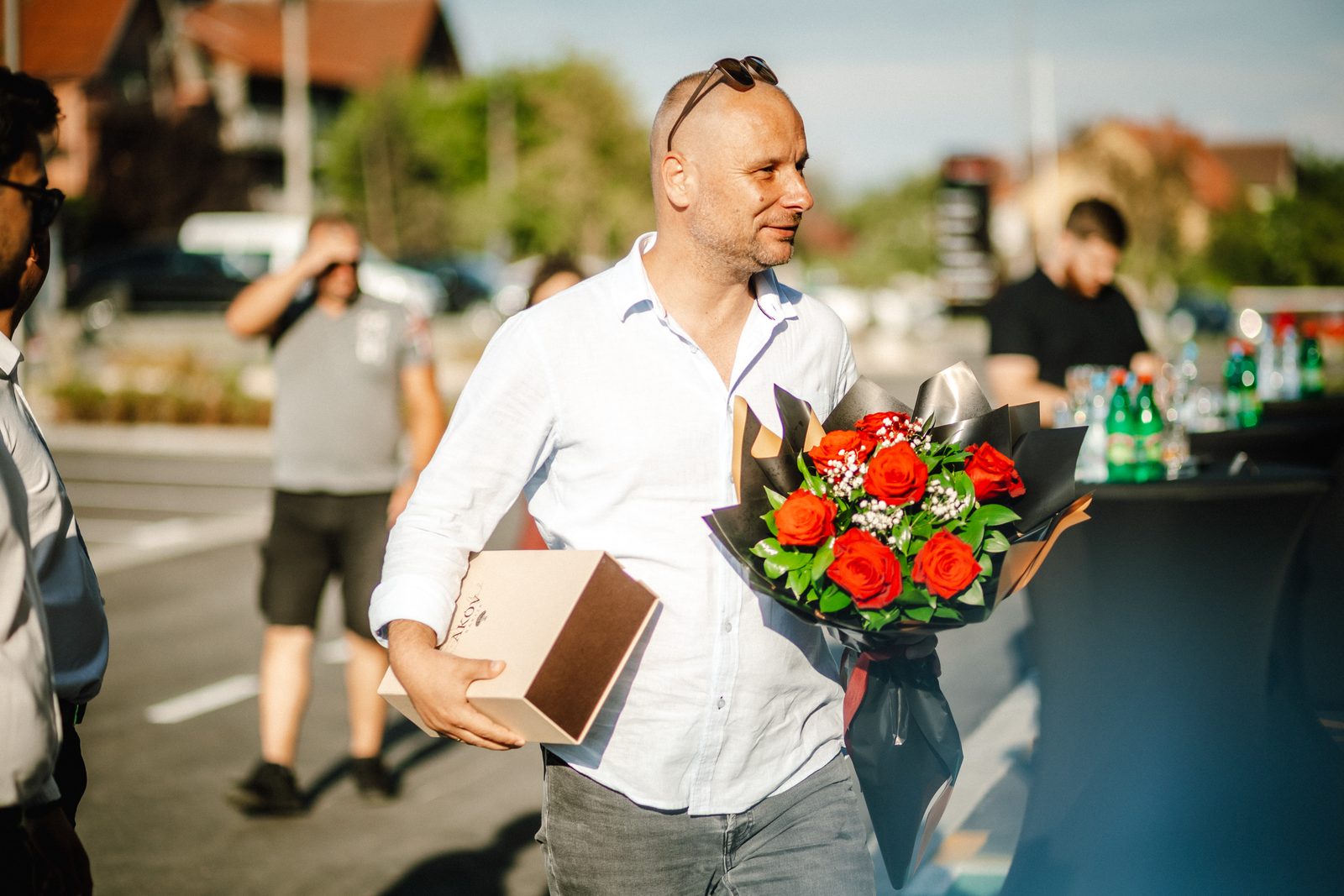 Gosti su pristizali sa čestitkama